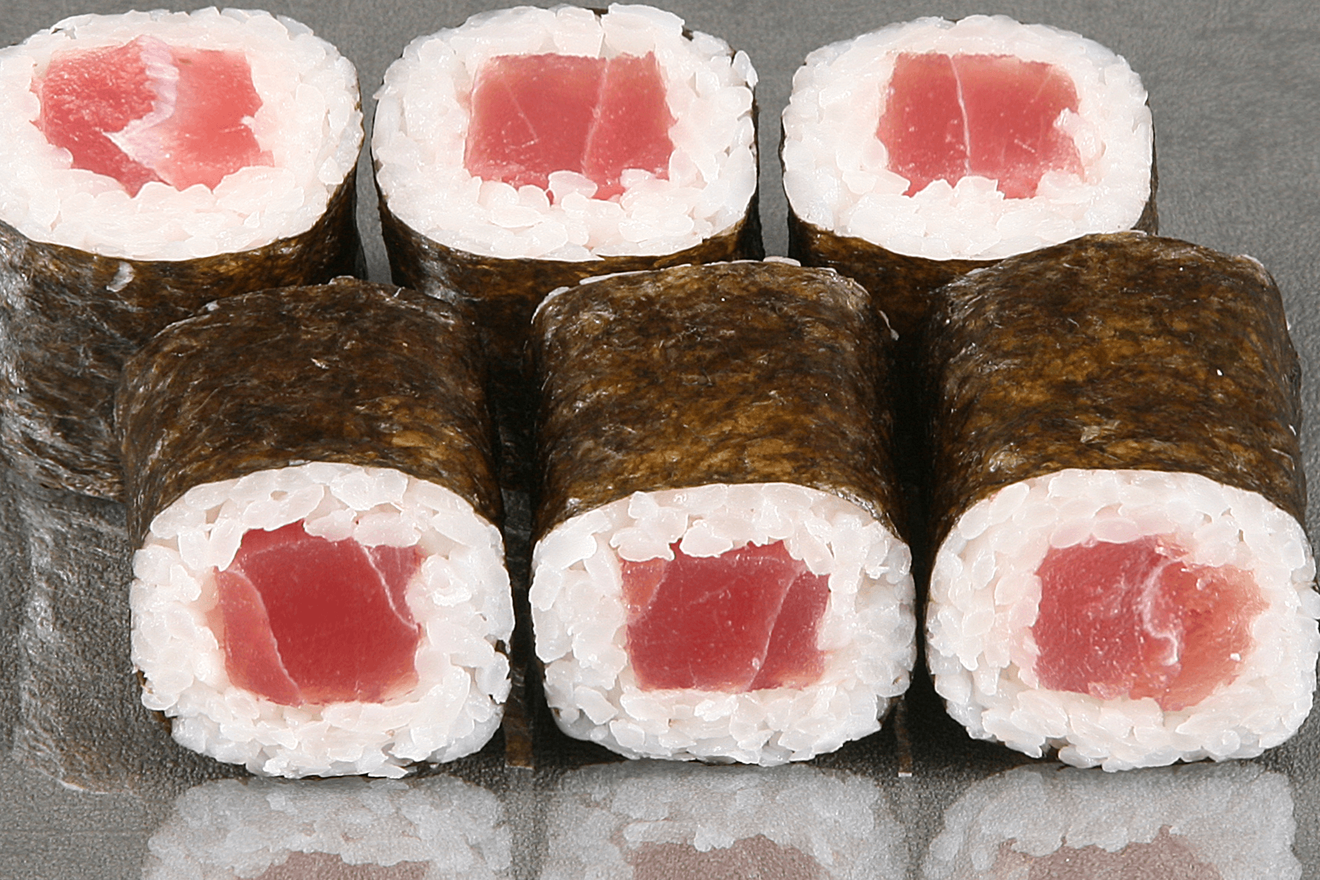 Классический японский ролл с филе тунца. Текка маки