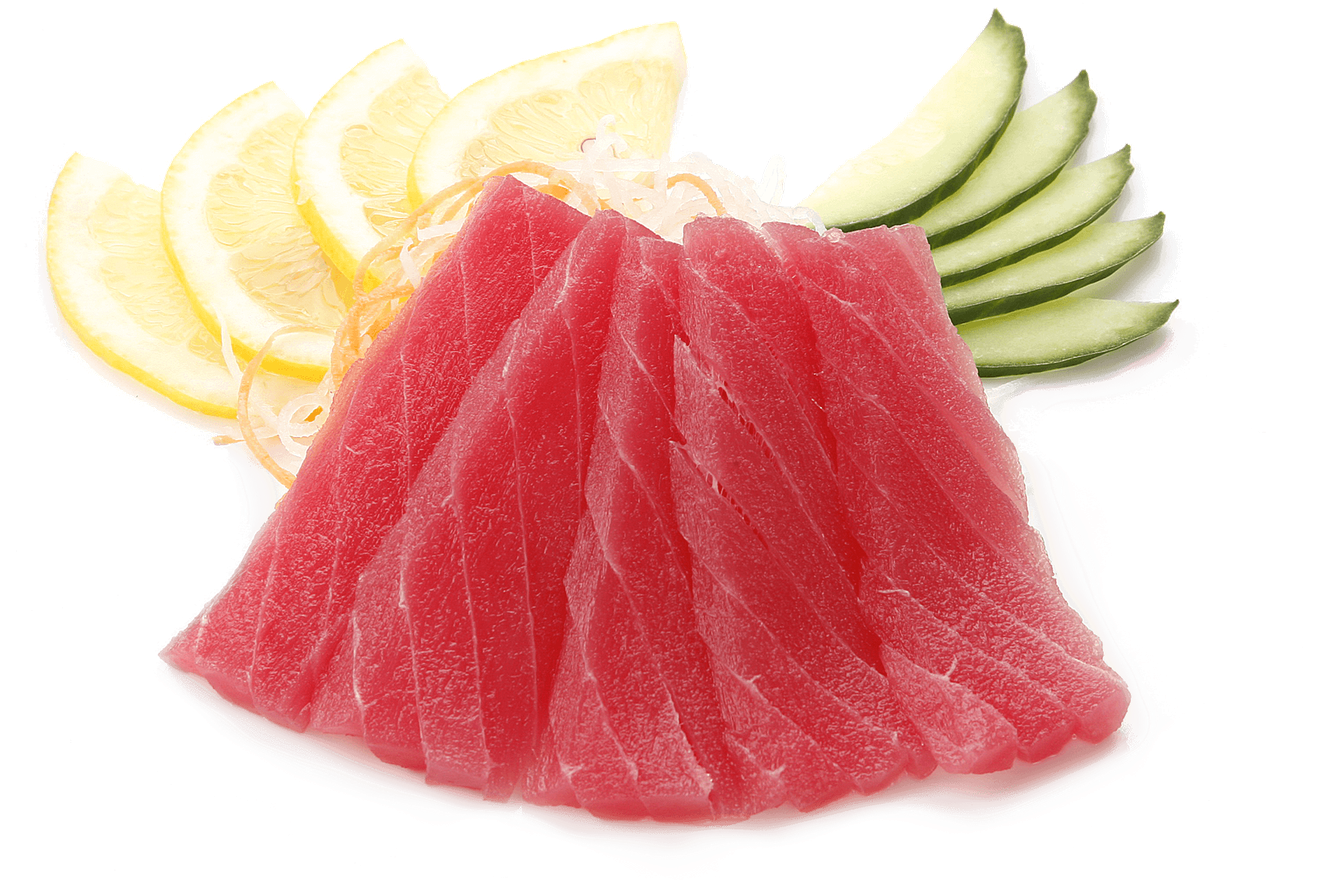 Полоски свежего филе жетопёрого тайского тунца, украшенные стружкой огурца. Сашими магуро