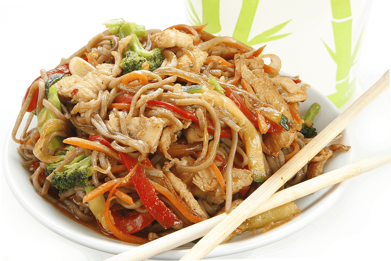 Гречневая лапша соба с овощами (сладкий перец, цуккини, брокколи, морковь, лук) и куриным филе, приготовленная на ВОК с пикантным слабоострым соусом. Большая порция для любителей лапши. Соба XL с овощами и курицей, соус слабоострый